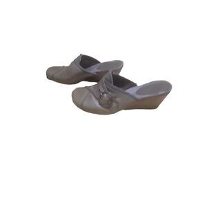 Bare Traps Dee Clogs Womens 10M Brown Slip‎ On Shoes Wegdge